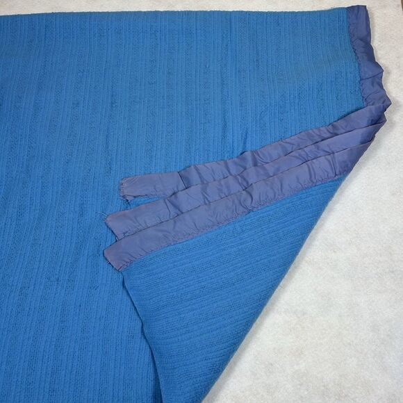 Vintage Satin Edge Blanket Bedspread Blue Waffle Weave Full Size 84 X 86 Soft - Picture 2 of 12
